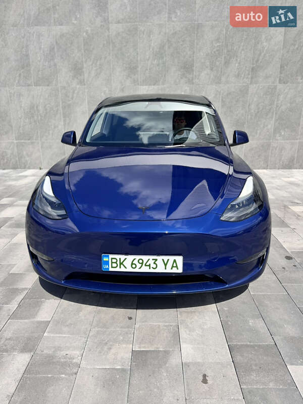 Внедорожник / Кроссовер Tesla Model Y 2023 в Киеве