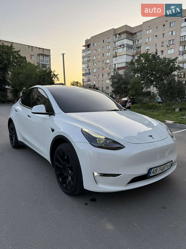 Внедорожник / Кроссовер Tesla Model Y 2023 в Могилев-Подольске