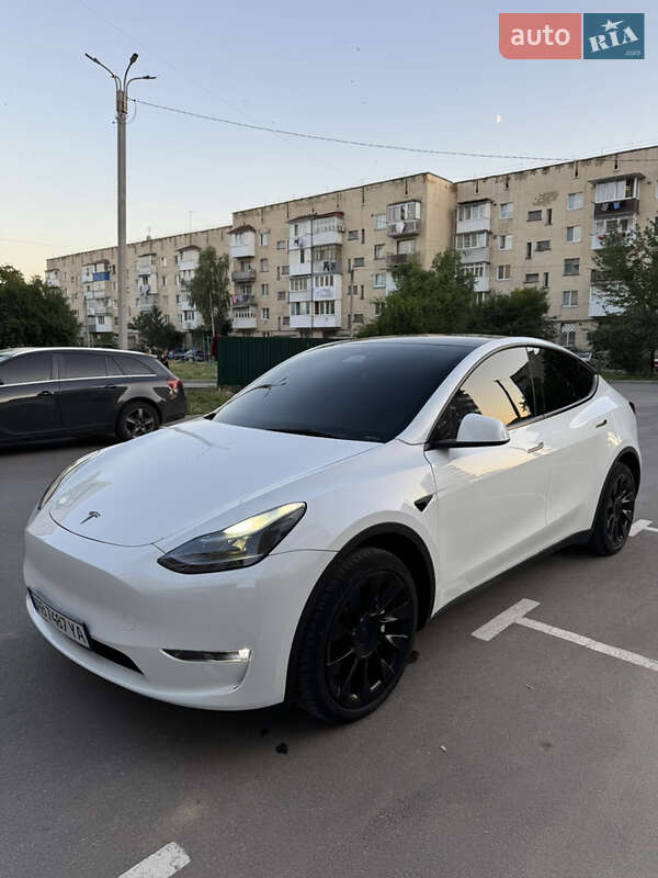 Внедорожник / Кроссовер Tesla Model Y 2023 в Могилев-Подольске