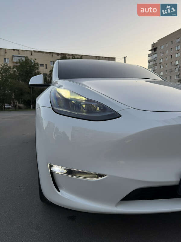 Внедорожник / Кроссовер Tesla Model Y 2023 в Могилев-Подольске