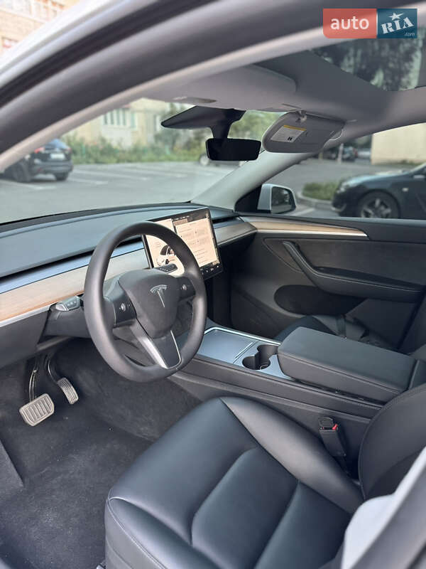 Внедорожник / Кроссовер Tesla Model Y 2023 в Могилев-Подольске