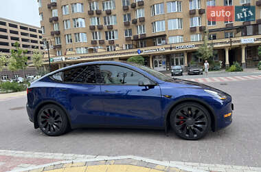 Внедорожник / Кроссовер Tesla Model Y 2021 в 