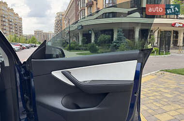 Внедорожник / Кроссовер Tesla Model Y 2021 в 