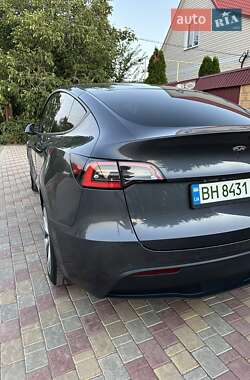 Внедорожник / Кроссовер Tesla Model Y 2021 в 
