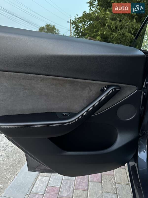 Внедорожник / Кроссовер Tesla Model Y 2021 в Одессе