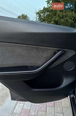 Внедорожник / Кроссовер Tesla Model Y 2021 в 