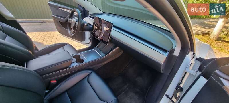 Внедорожник / Кроссовер Tesla Model Y 2023 в Кицмани