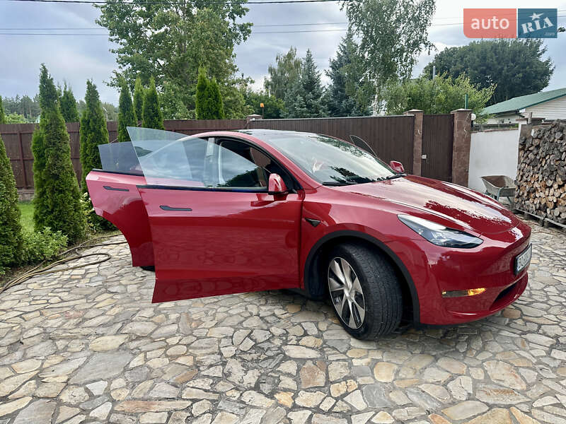 Внедорожник / Кроссовер Tesla Model Y 2023 в Киеве