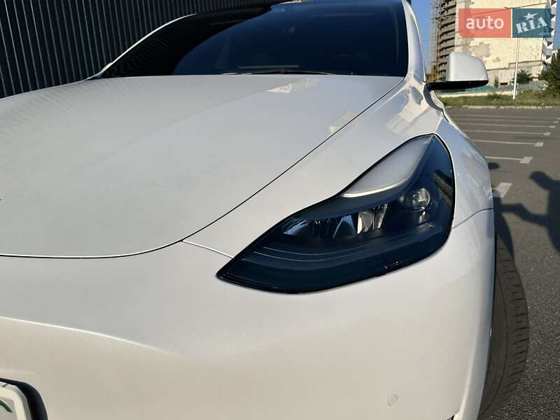 Внедорожник / Кроссовер Tesla Model Y 2021 в Киеве