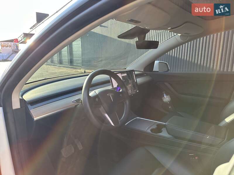 Внедорожник / Кроссовер Tesla Model Y 2021 в Киеве