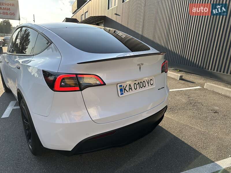 Внедорожник / Кроссовер Tesla Model Y 2021 в Киеве