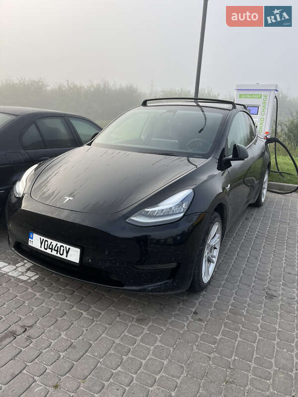 Tesla Model Y 2020