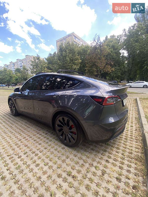 Внедорожник / Кроссовер Tesla Model Y 2023 в Киеве