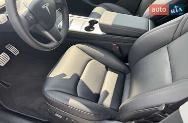 Внедорожник / Кроссовер Tesla Model Y 2024 в 