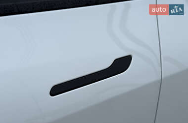 Внедорожник / Кроссовер Tesla Model Y 2021 в 