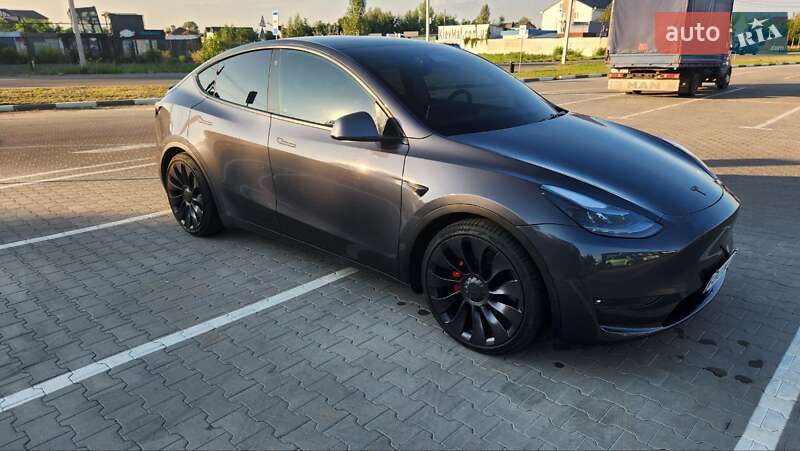 Внедорожник / Кроссовер Tesla Model Y 2021 в Погребах