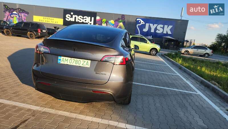 Внедорожник / Кроссовер Tesla Model Y 2021 в Погребах
