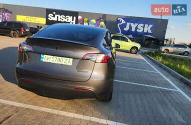 Внедорожник / Кроссовер Tesla Model Y 2021 в 