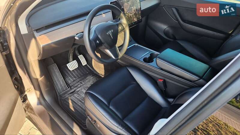 Внедорожник / Кроссовер Tesla Model Y 2021 в Погребах