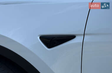 Внедорожник / Кроссовер Tesla Model Y 2021 в 