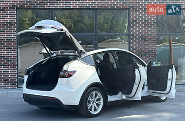 Внедорожник / Кроссовер Tesla Model Y 2021 в 