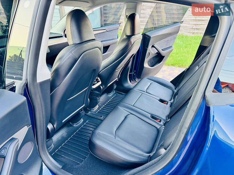 Внедорожник / Кроссовер Tesla Model Y 2023 в Киеве