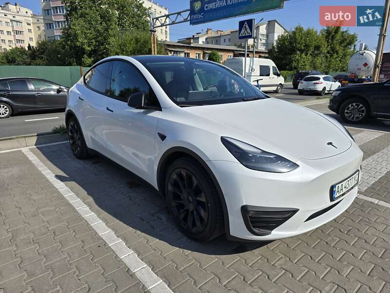 Внедорожник / Кроссовер Tesla Model Y 2022 в Киеве