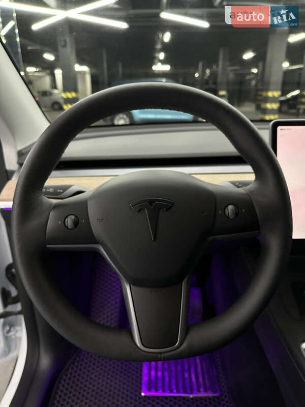 Внедорожник / Кроссовер Tesla Model Y 2022 в Киеве