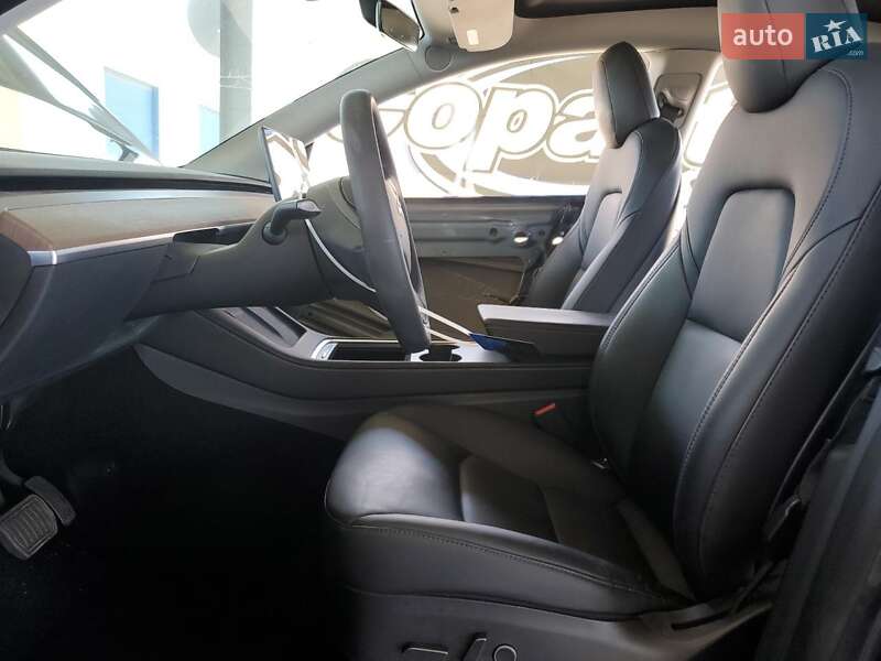 Внедорожник / Кроссовер Tesla Model Y 2022 в Киеве
