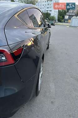 Внедорожник / Кроссовер Tesla Model Y 2024 в 