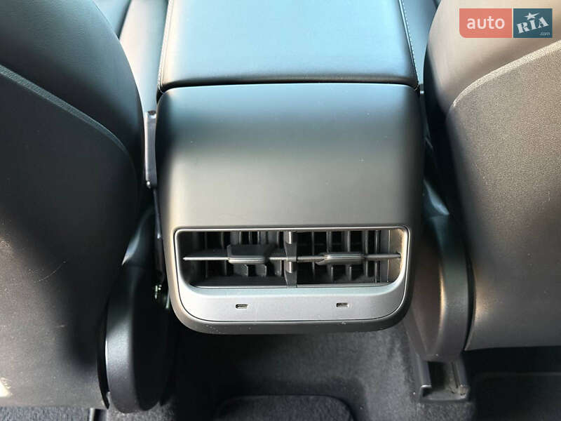 Внедорожник / Кроссовер Tesla Model Y 2022 в Днепре