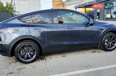 Внедорожник / Кроссовер Tesla Model Y 2024 в 