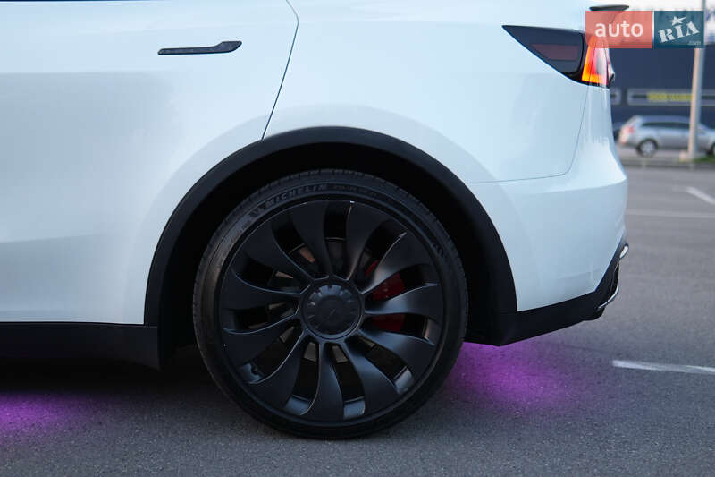 Позашляховик / Кросовер Tesla Model Y 2023 в Дніпрі фото 6 Позашляховик / Кросовер Tesla Model Y 2023 в Дніпрі
