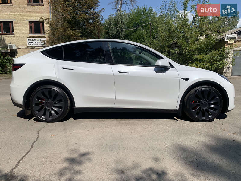 Позашляховик / Кросовер Tesla Model Y 2023 в Києві