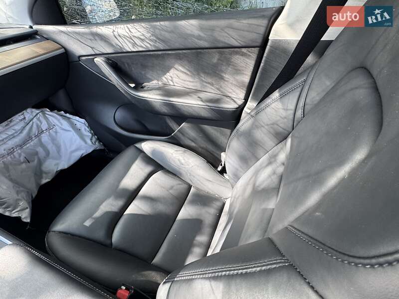 Внедорожник / Кроссовер Tesla Model Y 2022 в Ровно