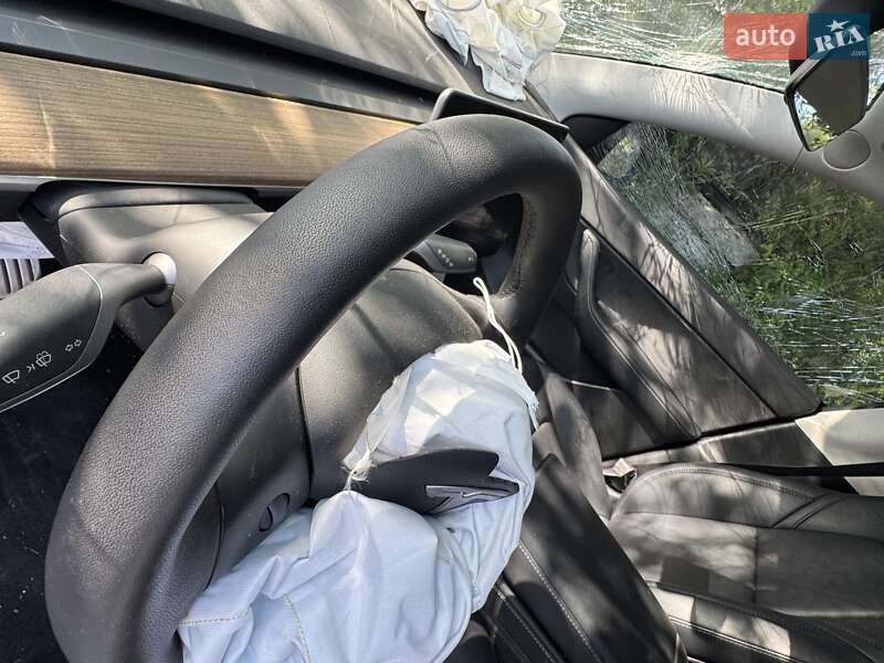 Внедорожник / Кроссовер Tesla Model Y 2022 в Ровно