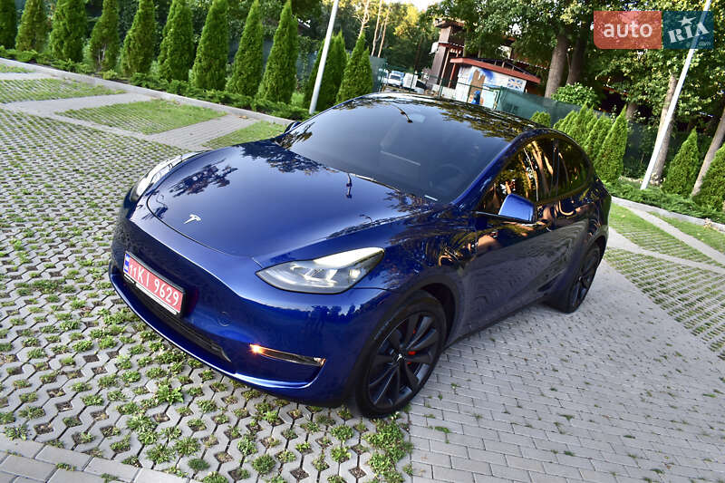 Внедорожник / Кроссовер Tesla Model Y 2024 в 