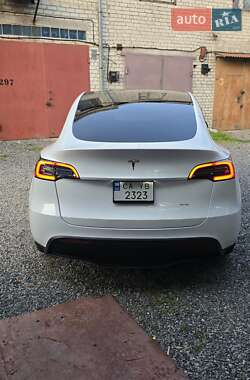 Внедорожник / Кроссовер Tesla Model Y 2021 в 