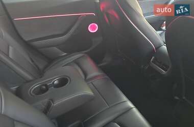 Внедорожник / Кроссовер Tesla Model Y 2021 в 