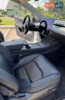 Внедорожник / Кроссовер Tesla Model Y 2021 в 
