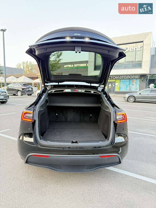 Внедорожник / Кроссовер Tesla Model Y 2023 в Киеве
