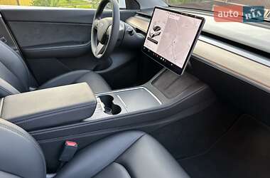 Внедорожник / Кроссовер Tesla Model Y 2021 в 