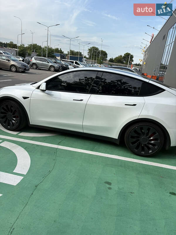 Внедорожник / Кроссовер Tesla Model Y 2023 в Борисполе