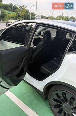 Внедорожник / Кроссовер Tesla Model Y 2023 в 