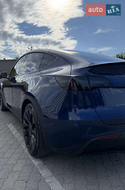 Внедорожник / Кроссовер Tesla Model Y 2022 в 