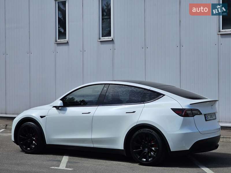 Tesla Model Y 2022