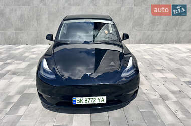 Позашляховик / Кросовер Tesla Model Y 2023 в 
