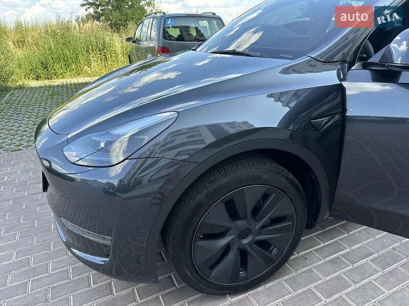 Внедорожник / Кроссовер Tesla Model Y 2024 в Ровно