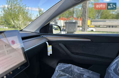 Внедорожник / Кроссовер Tesla Model Y 2024 в 