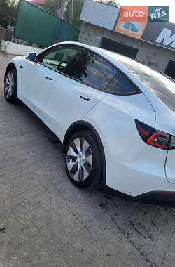 Внедорожник / Кроссовер Tesla Model Y 2021 в 